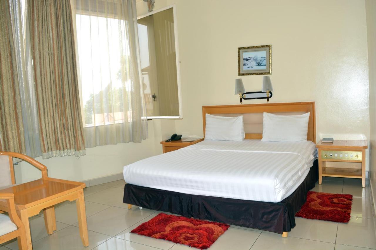 Civitas Hotel Кигали Экстерьер фото